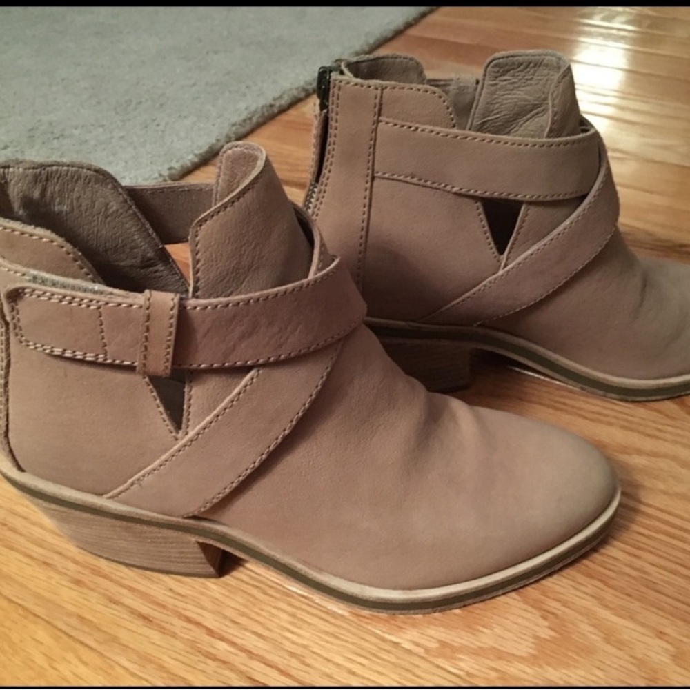 Eileen Fisher ankle boots